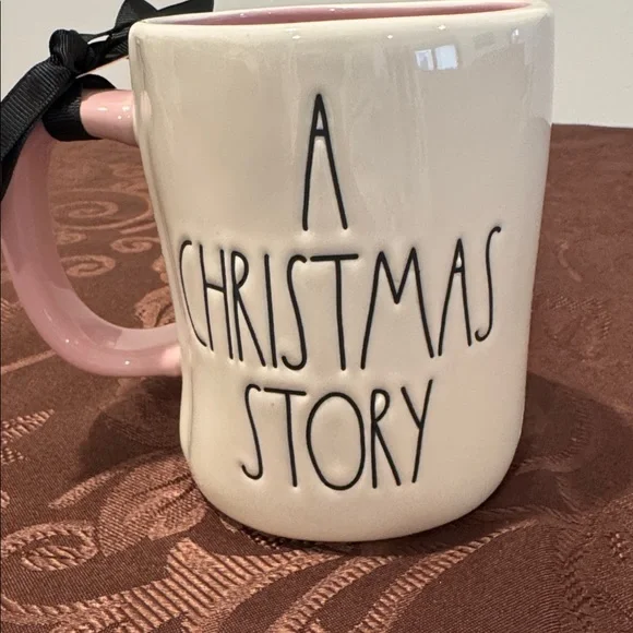 🎄A Christmas Story X Rae Dunn Holiday Mug - Picture 4 of 9